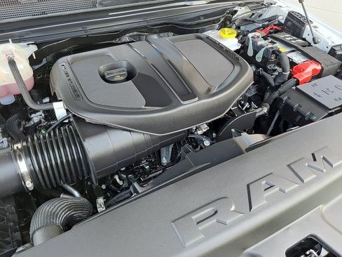 Used 2026 RAM 1500 Laramie AWD/4WD image 14