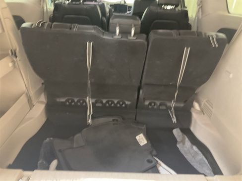 Used 2024 Chrysler Pacifica Touring-L image 13