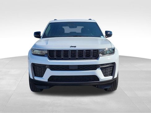 New 2026 Jeep Grand Cherokee Altitude AWD/4WD image 2