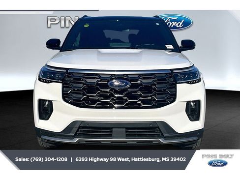 New 2026 Ford Explorer Platinum RWD image 3