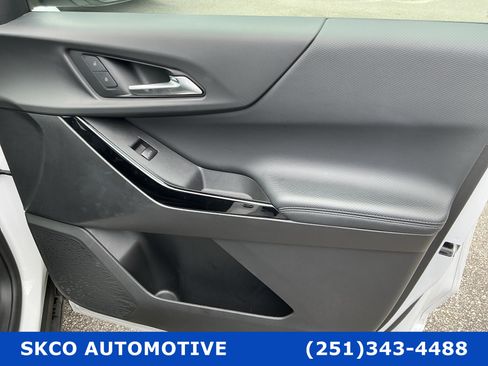 Used 2025 Chevrolet Equinox LT AWD/4WD image 12