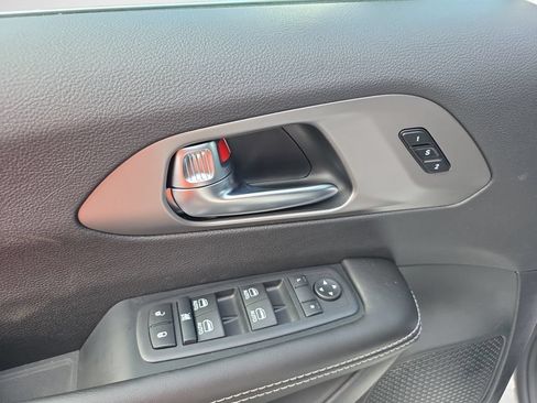 New 2027 Chrysler Pacifica Select AWD/4WD image 14