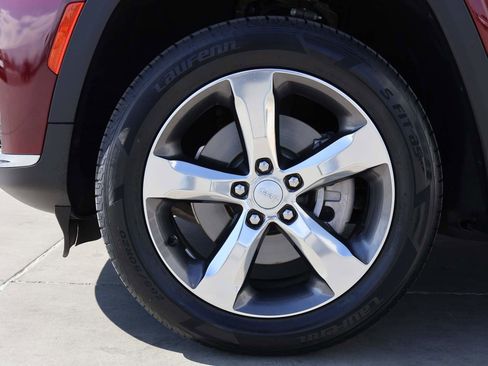 Used 2022 Jeep Grand Cherokee L Limited RWD image 6