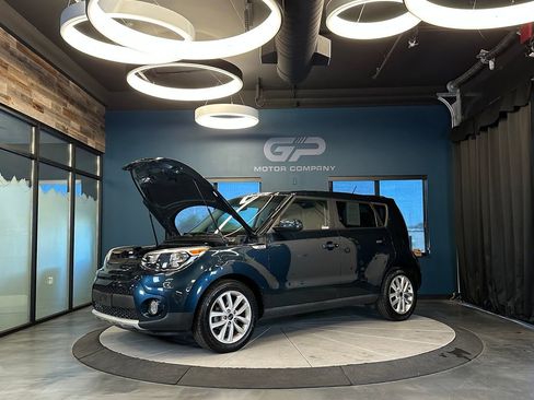 Used 2017 Kia Soul + FWD image 24