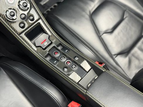 Used 2015 McLaren 650S Spider RWD image 29