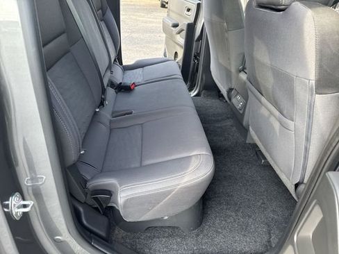 Used 2024 Nissan Frontier SV w/ SV Convenience Package image 11