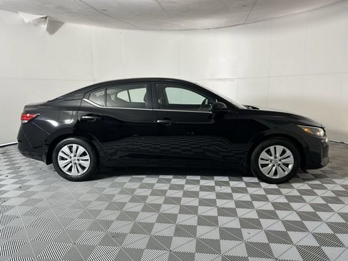 Certified 2025 Nissan Sentra S FWD image 9
