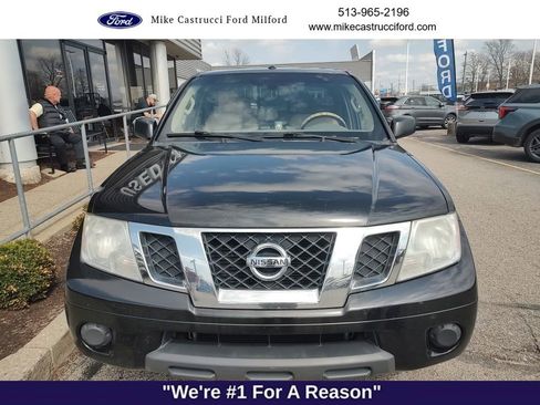 Used 2017 Nissan Frontier SV image 2