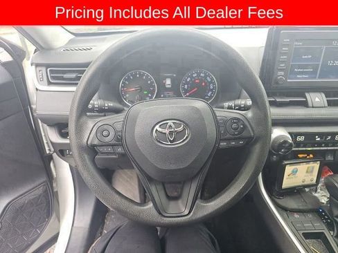 Used 2019 Toyota RAV4 XLE w/ Convenience Package FWD image 10
