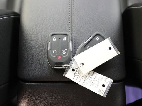 Used 2024 GMC Terrain SLT w/ Infotainment Package II image 25