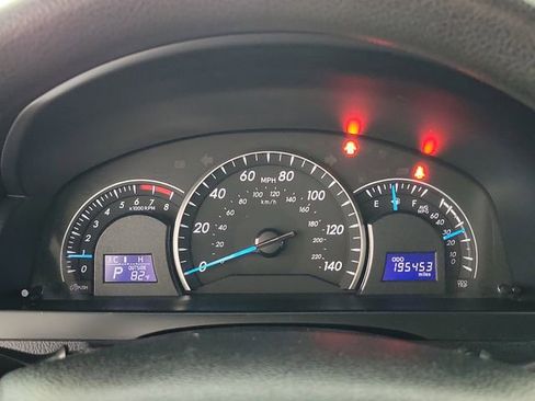 Used 2014 Toyota Camry LE image 27