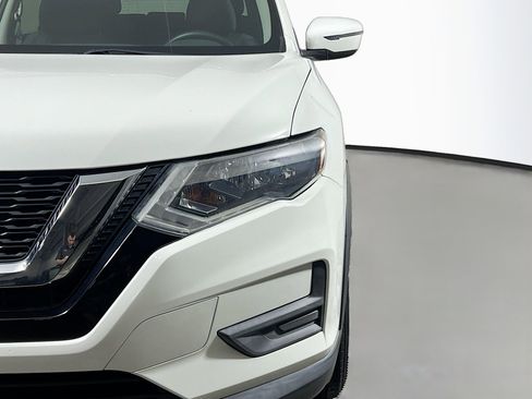 Used 2019 Nissan Rogue S w/ Special Edition Package FWD image 12