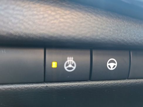New 2026 Nissan Kicks SR w/ SR Premium Package AWD/4WD image 13