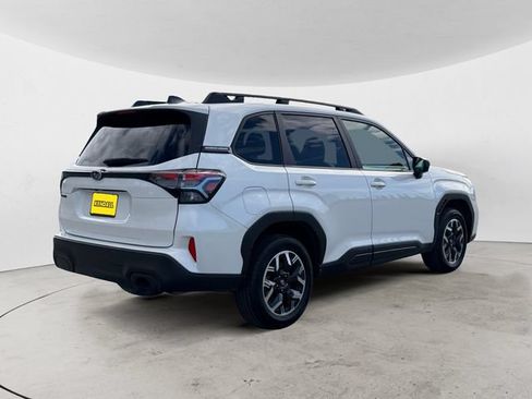 Used 2025 Subaru Forester Premium AWD/4WD image 5