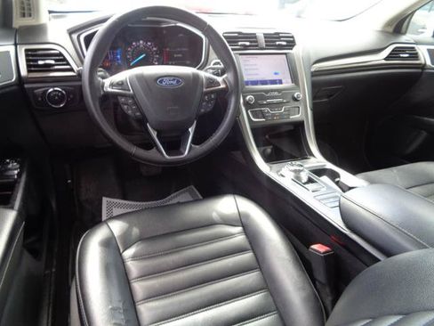 Used 2020 Ford Fusion SEL FWD image 21