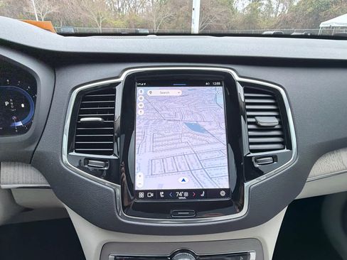 Certified 2025 Volvo XC90 B6 Plus w/ Protection Package Premier image 31