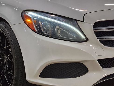 Used 2018 Mercedes-Benz C 300 4MATIC Sedan image 11