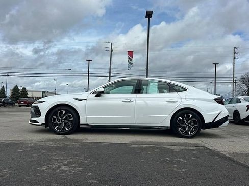 Used 2025 Hyundai Sonata SEL image 2