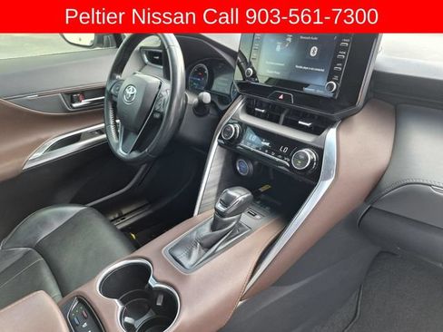 Used 2021 Toyota Venza XLE w/ Softex Package AWD/4WD image 13