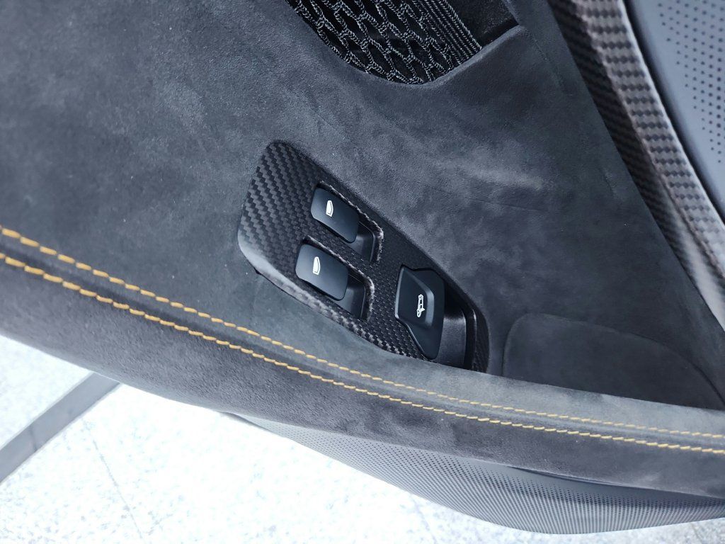 Used 2019 McLaren 600LT RWD image 23