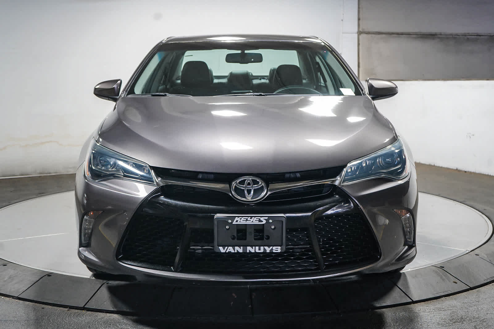 Used 2015 Toyota Camry XSE FWD image 2