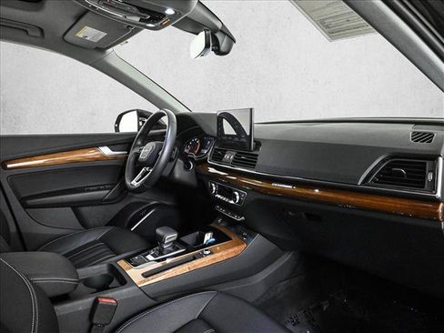 Used 2023 Audi Q5 2.0T Premium w/ Convenience Package AWD/4WD image 23