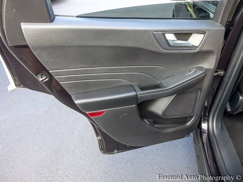 Used 2022 Ford Escape SEL FWD image 19