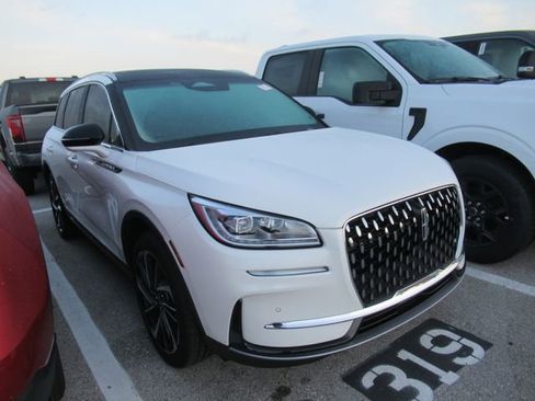 Used 2024 Lincoln Corsair Reserve w/ Equipment Group 201A AWD/4WD image 1