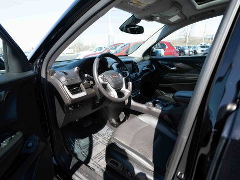 Used 2022 GMC Terrain SLT image 8