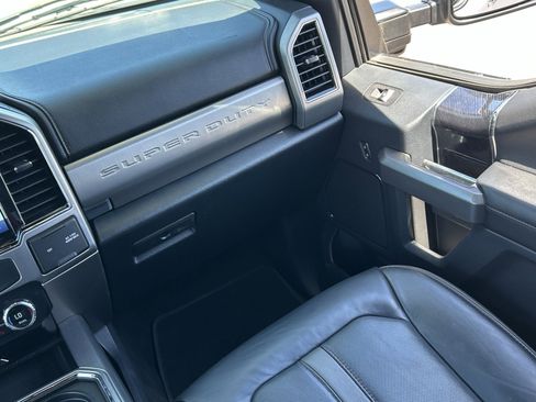 Used 2022 Ford F250 Platinum w/ Tremor Off-Road Package AWD/4WD image 17