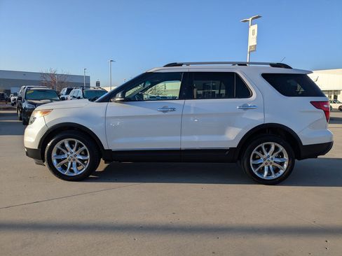 Used 2014 Ford Explorer XLT w/ Equipment Group 202A image 2