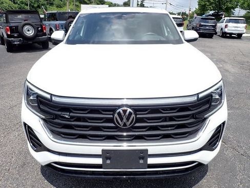Used 2024 Volkswagen Atlas Cross Sport SEL R-Line AWD/4WD image 9