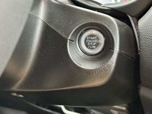 Used 2023 Jeep Renegade Altitude image 23