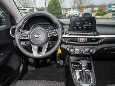Used 2020 Kia Forte LXS image 6