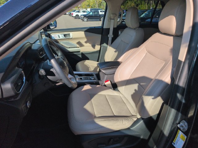 Certified 2023 Ford Explorer Limited w/ Limited Technology Package AWD/4WD image 29