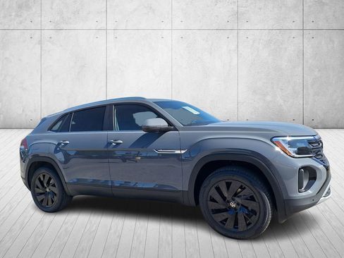 New 2026 Volkswagen Atlas Cross Sport SE image 3