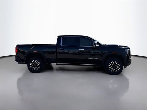 Used 2025 GMC Sierra 2500 Denali Ultimate image 8