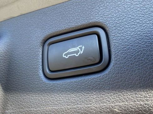 Used 2023 Hyundai Palisade SEL FWD image 15