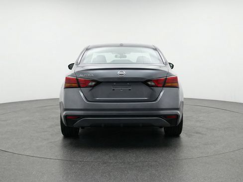 Used 2025 Nissan Altima 2.5 SV FWD image 7