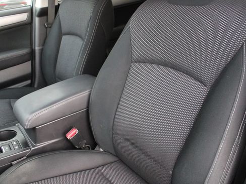 Used 2016 Subaru Outback 2.5i Premium AWD/4WD image 5