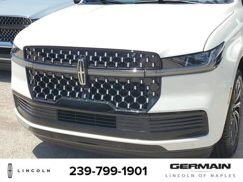 New 2026 Lincoln Navigator L Black Label AWD/4WD image 13