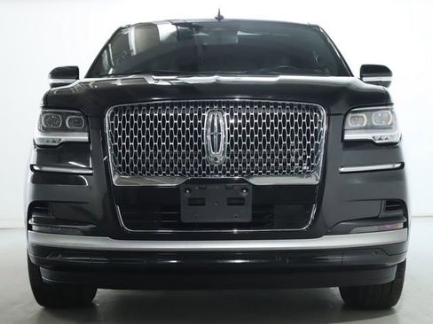 Used 2024 Lincoln Navigator Reserve image 5