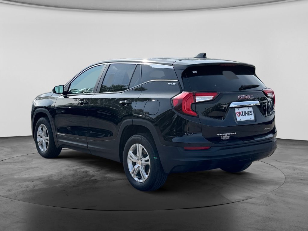 Used 2024 GMC Terrain SLE AWD/4WD image 8