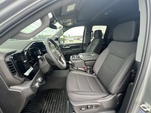 New 2026 GMC Sierra 2500 SLE w/ SLE Value Package; AWD/4WD image 15