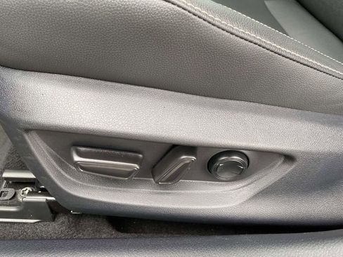 Used 2025 Toyota Camry SE w/ Convenience Package FWD image 22