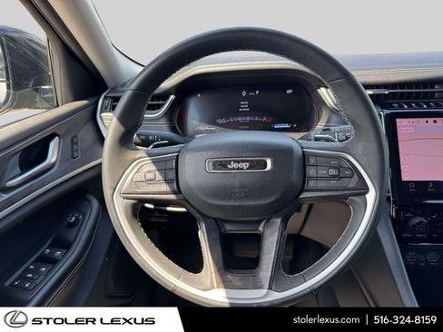 Used 2023 Jeep Grand Cherokee Limited AWD/4WD image 20