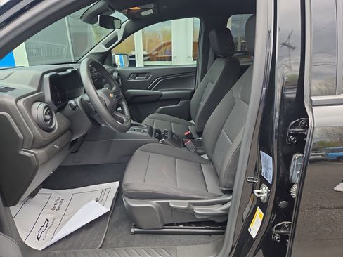 Used 2023 Chevrolet Colorado W/T AWD/4WD image 5