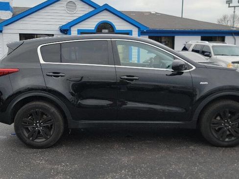 Used 2019 Kia Sportage LX image 4