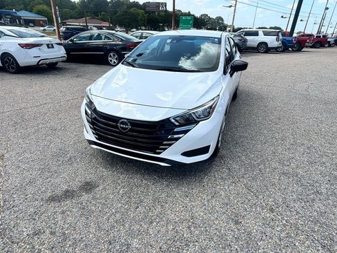 Used 2023 Nissan Versa S FWD image 6
