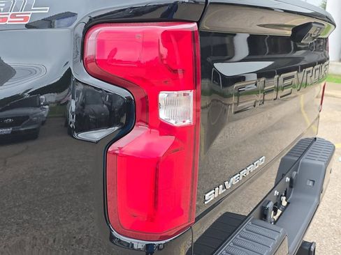 Used 2024 Chevrolet Silverado 1500 LT Trail Boss w/ Convenience Package II AWD/4WD image 33